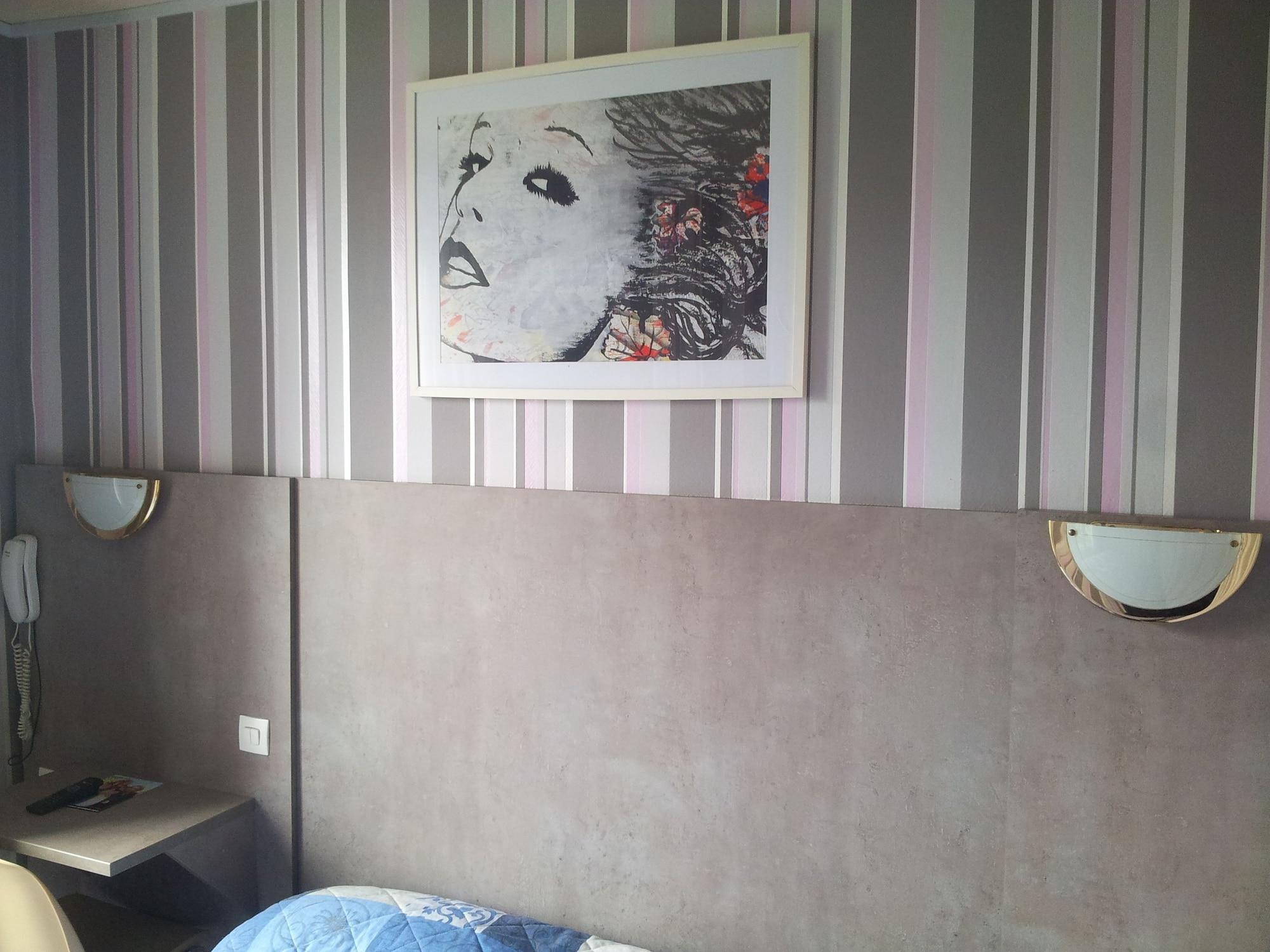 Panam Hotel Paris Gambetta- Place Gambetta-Mairie Du 20 Emme المظهر الخارجي الصورة