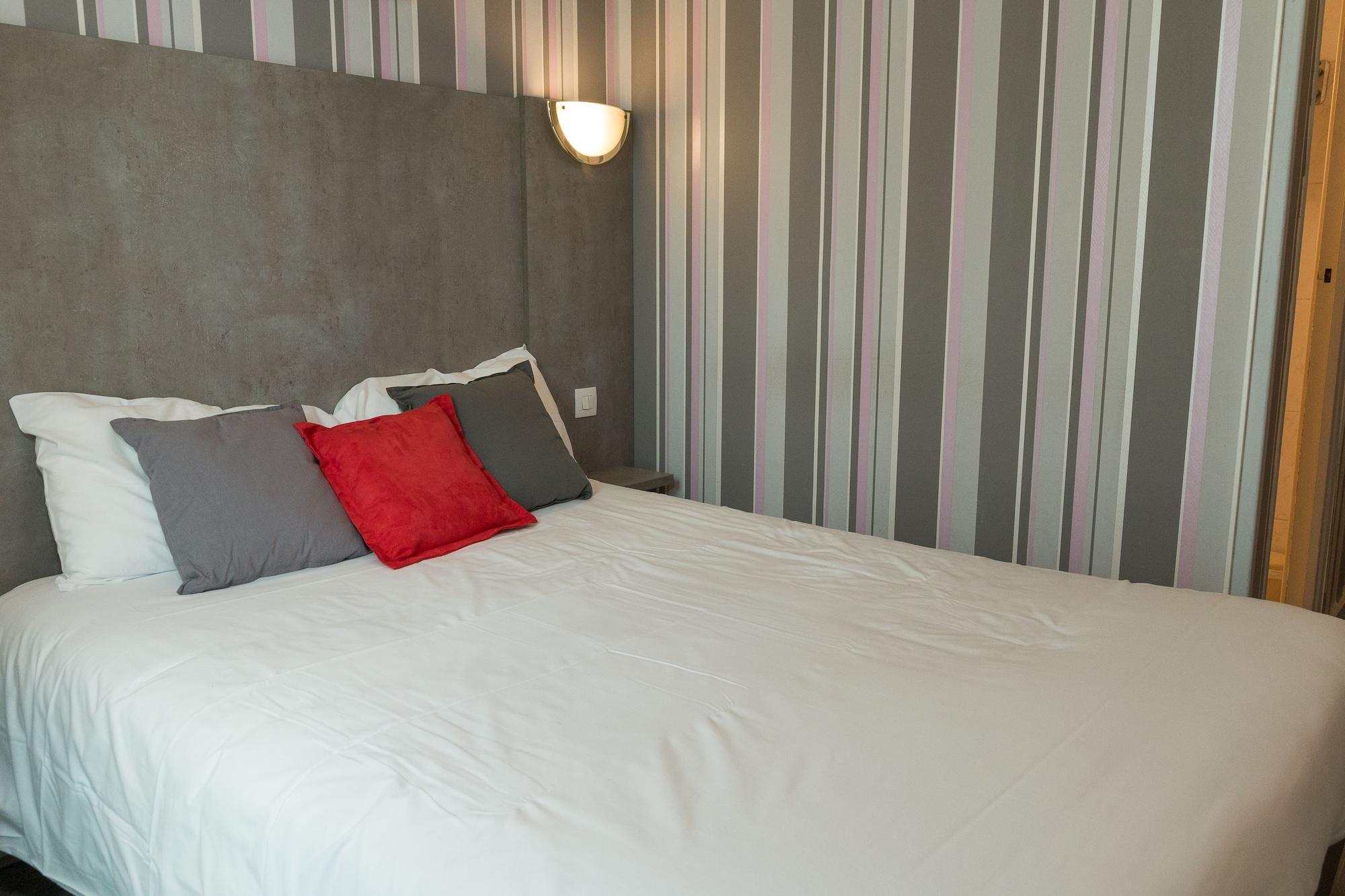 Panam Hotel Paris Gambetta- Place Gambetta-Mairie Du 20 Emme المظهر الخارجي الصورة