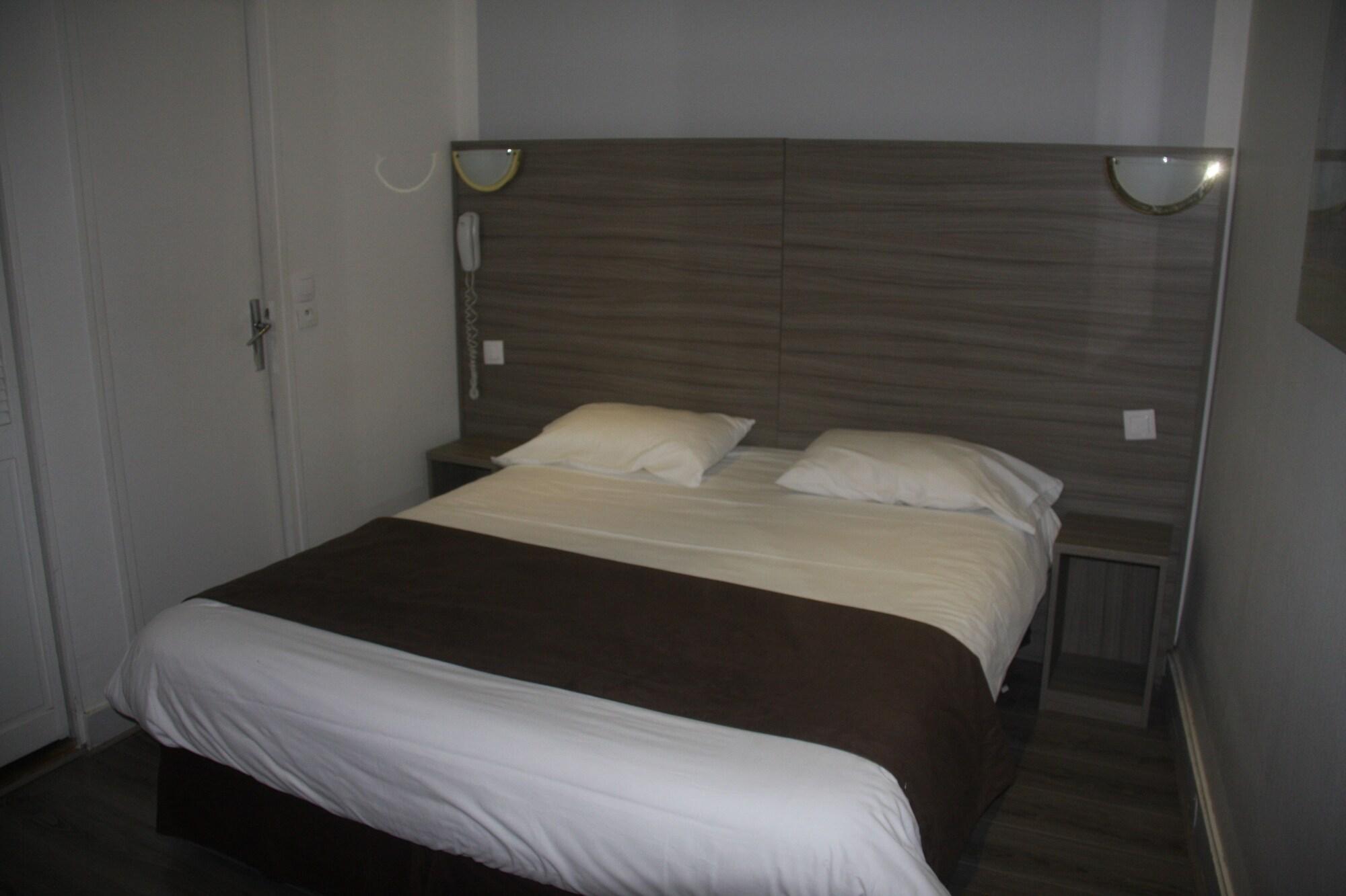Panam Hotel Paris Gambetta- Place Gambetta-Mairie Du 20 Emme المظهر الخارجي الصورة
